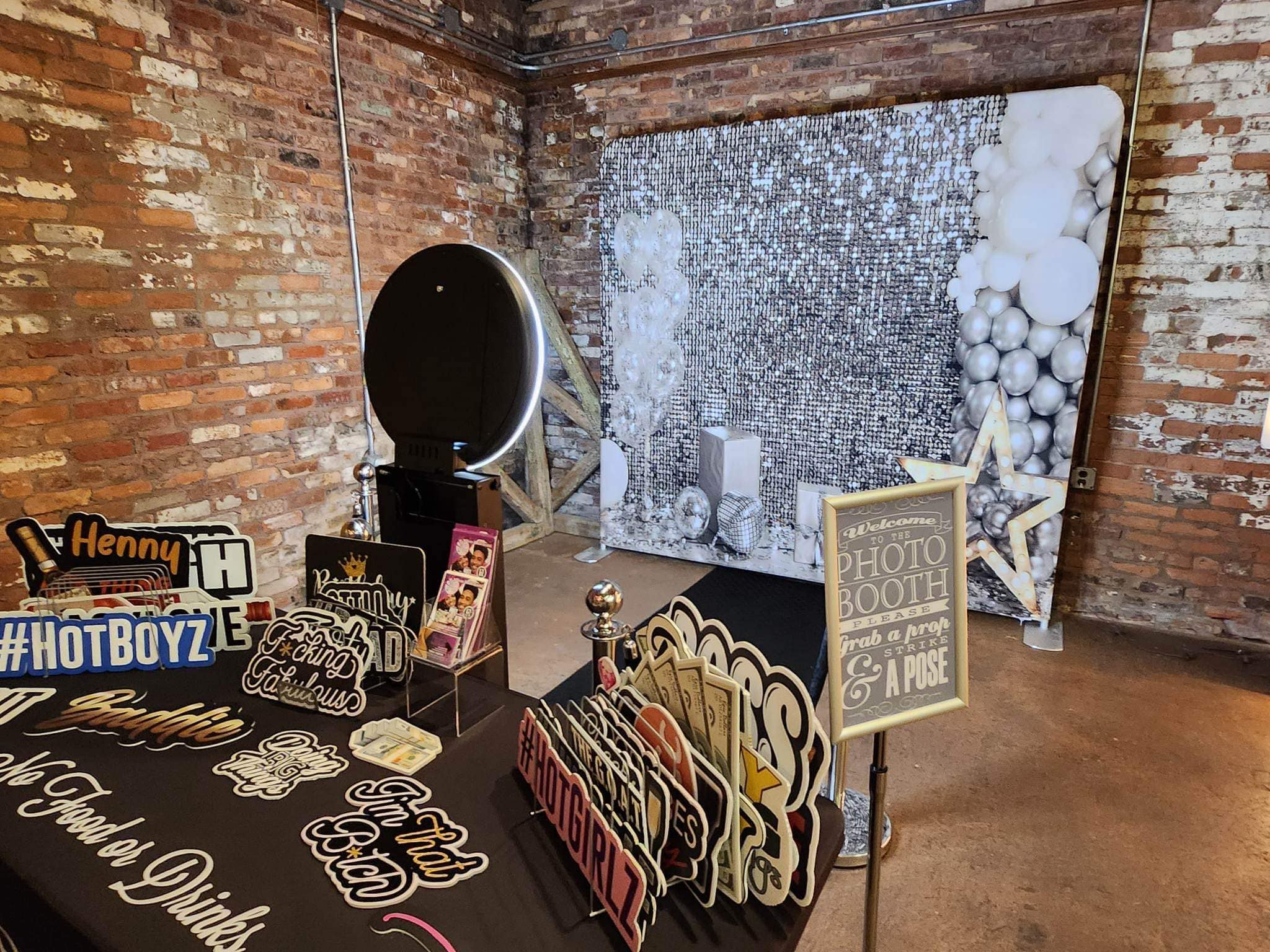 4 Pillow Cover Frame Oversized Base and 4 Double Sided Backdrops (Any 8 Designs)